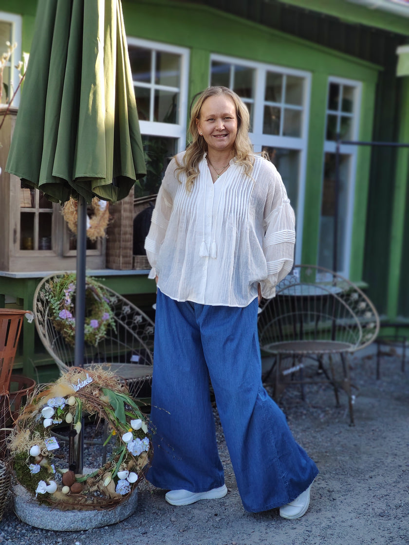 Skjortblus romantisk, Minou