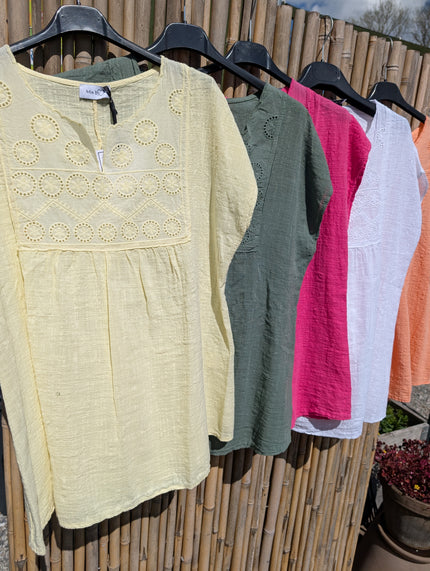 Blus med broderi, MixByHeart