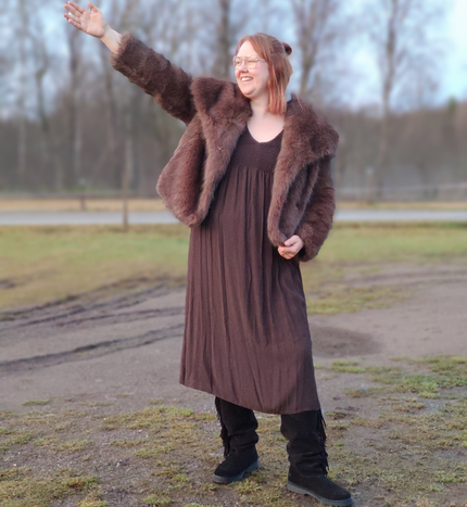 Klänning, v-ringad med smock