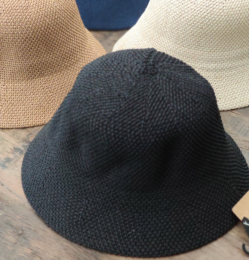 Hatt...