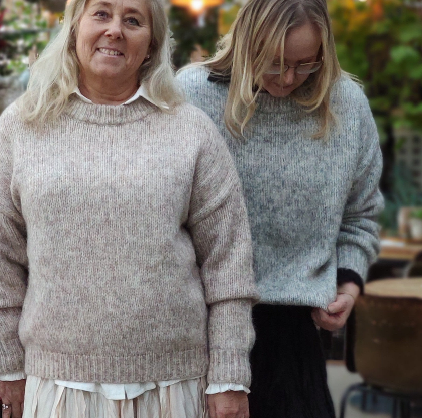 Tröja stickad med glittertråd