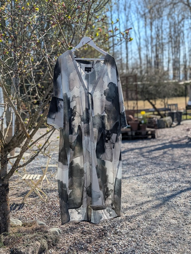 Kaftan i mönstrad viskosmix, 'Vina', Olars Ulla
