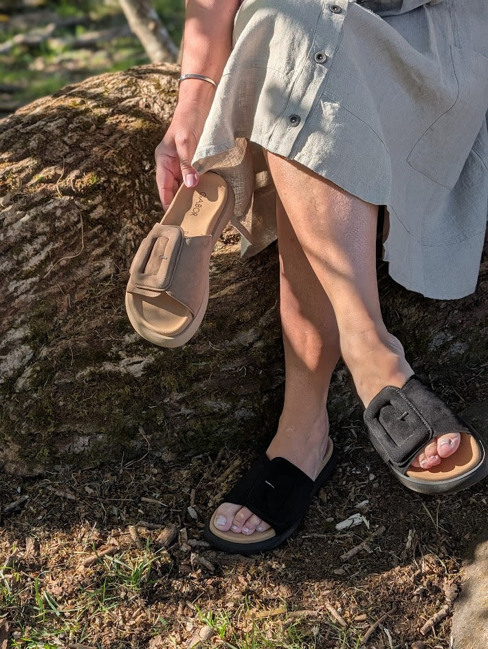 Sandal i mocka med spänne, Gabor