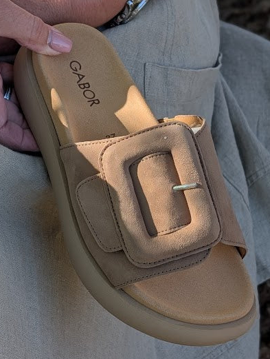 Sandal i mocka med spänne, Gabor
