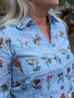 Blus med blombroderi, Ackleja