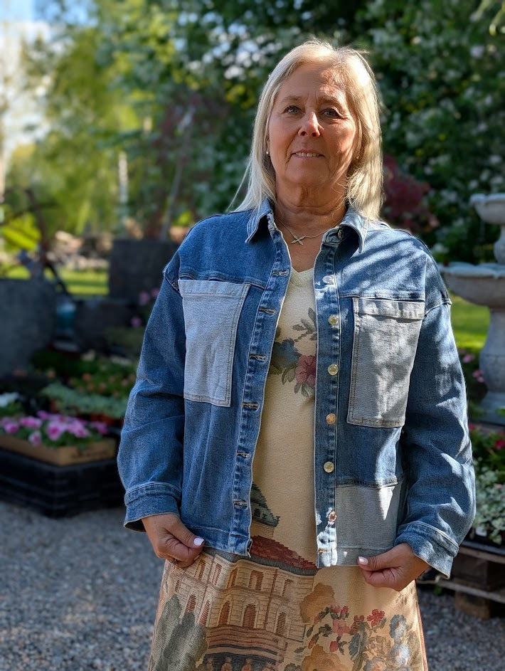 Jeansjacka, med ljusa fickor, Marta