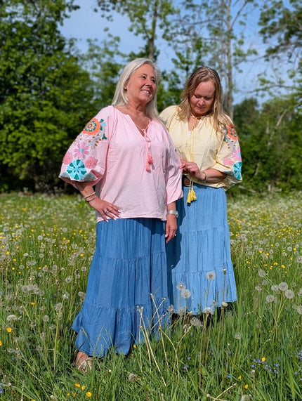 Blus, broderade ärmar, Qnuz