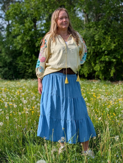 Blus, broderade ärmar, Qnuz