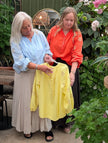 Blus, broderade blommor, Minou Minou