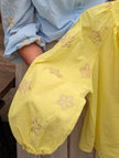 Blus, broderade blommor, Minou Minou