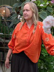 Blus, broderade blommor, Minou Minou