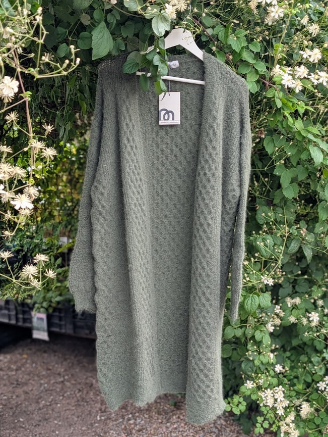 Lång stickad kofta, Camicia