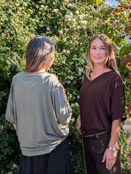 V-ringad topp, Camicia