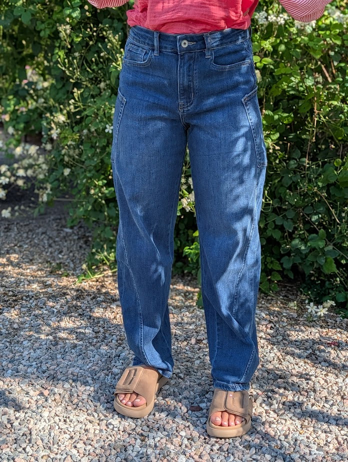 Jeans med barrelform, Camicia