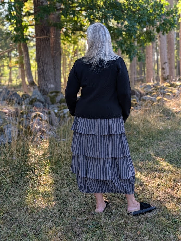 Lång randig volangkjol, 'Nosa', Olars Ulla