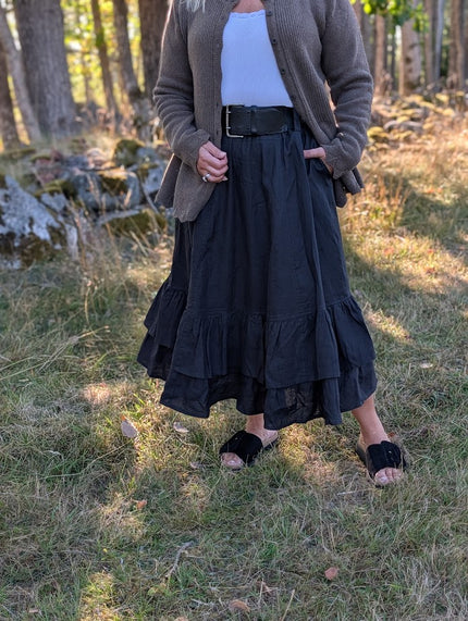 Lång linnekjol med volanger, 'Noras', Olars Ulla