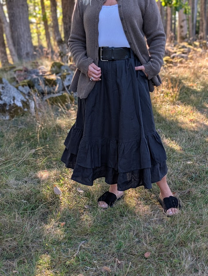 Lång linnekjol med volanger, 'Noras', Olars Ulla