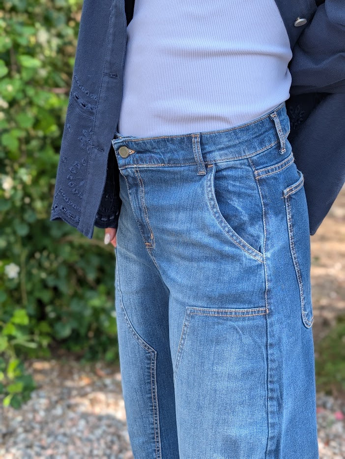 Jeans med avslappnad barrelform, Not Sisters