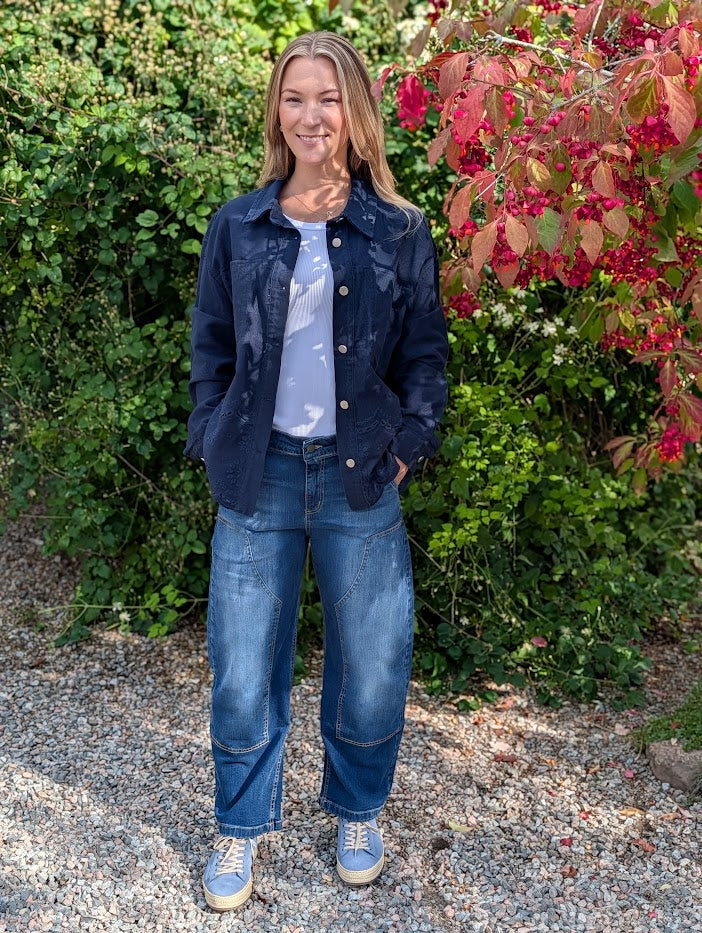 Jeans med avslappnad barrelform, Not Sisters