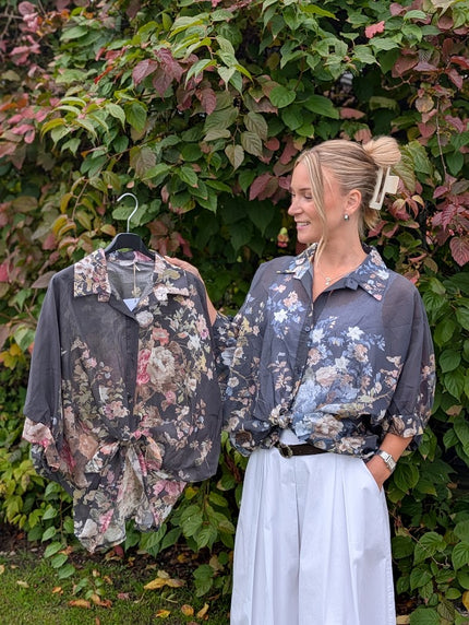 Blommig blus i ledig skjortmodell, Soulful Fashion