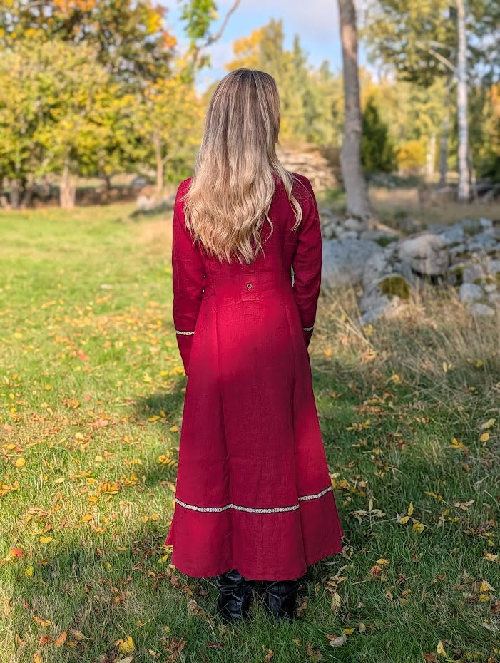 Lång linneklänning, 'Kanel', Olars Ulla