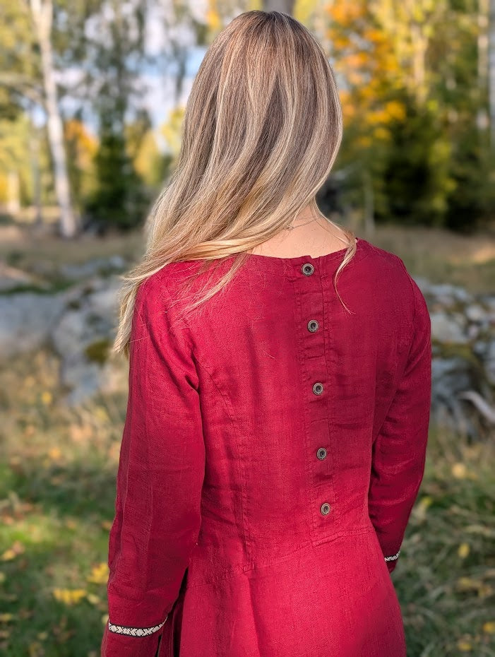 Lång linneklänning, 'Kanel', Olars Ulla