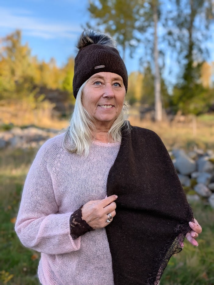 Stickad scarf med spets