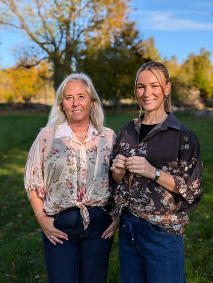 Blommig blus i ledig skjortmodell, Soulful Fashion