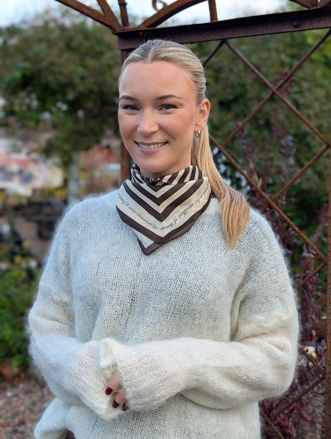 Mönstrad sidenscarf, 7east