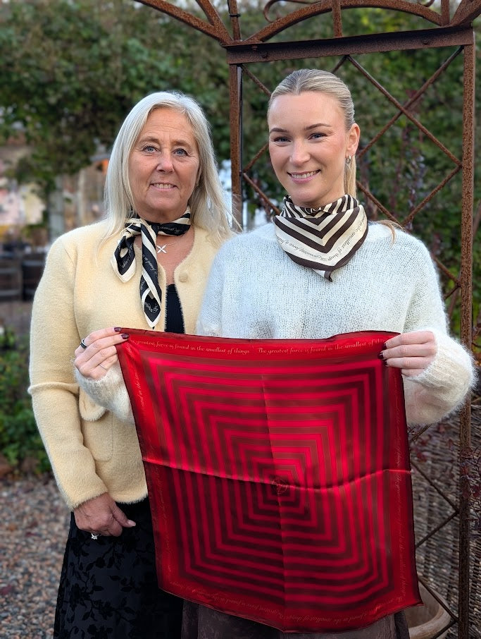 Mönstrad sidenscarf, 7east