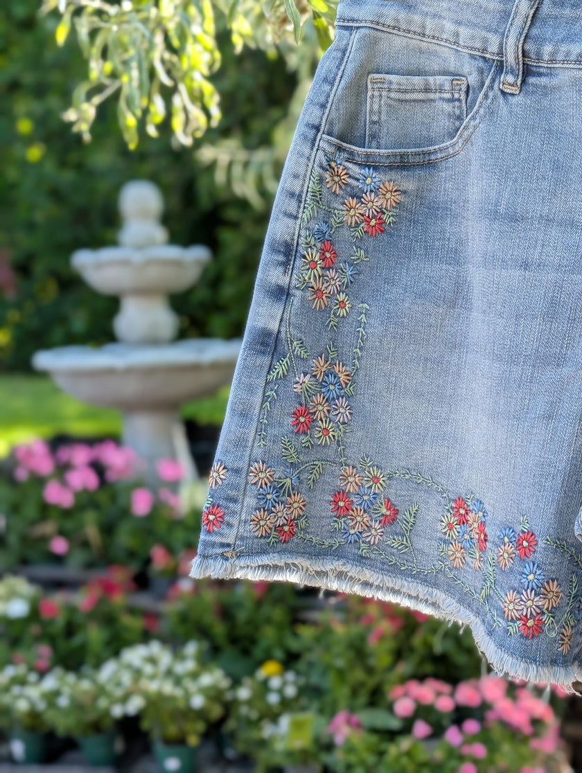 Jeansshorts, broderade, Lecoco
