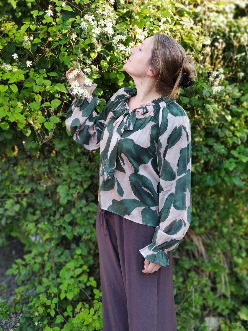 Blus, gröna blad, knyte, Minou