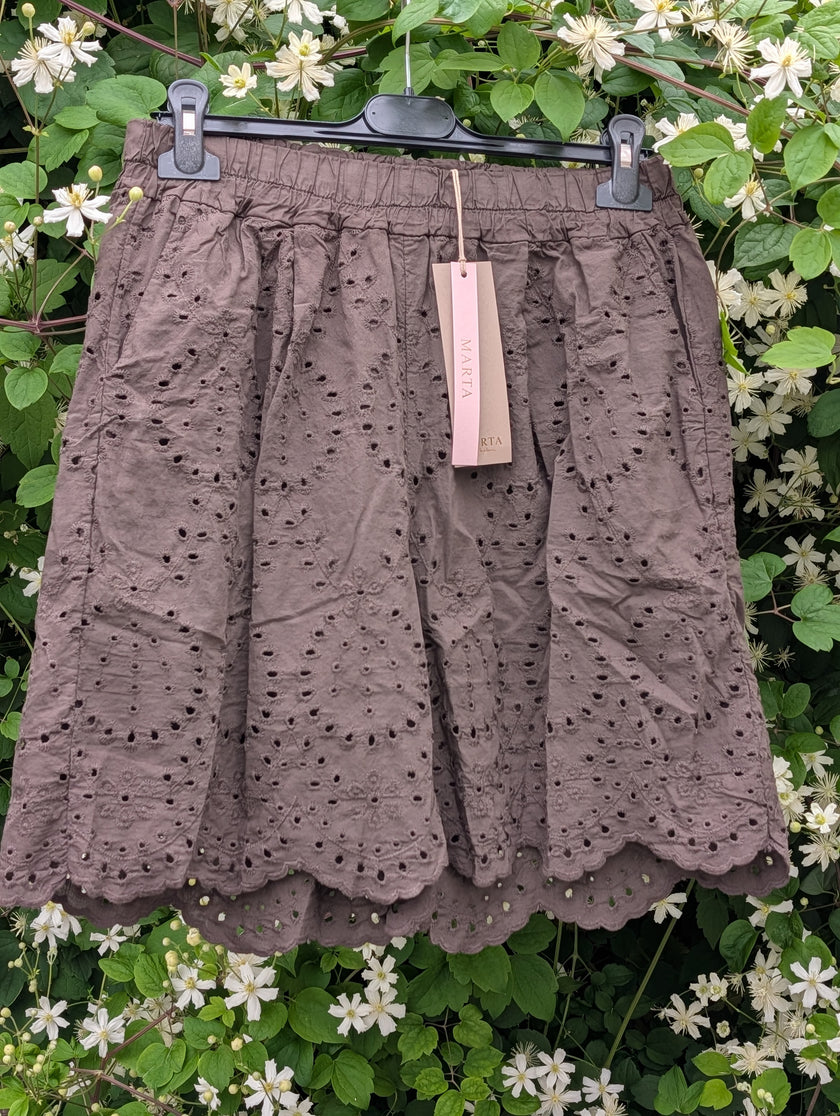 Shorts hålbrodyr, Marta