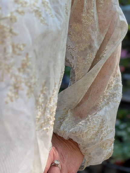 Blus med skimrande broderi, Gemini