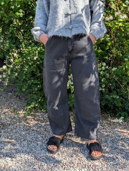 Jeans med avslappnad barrelform, Not Sisters