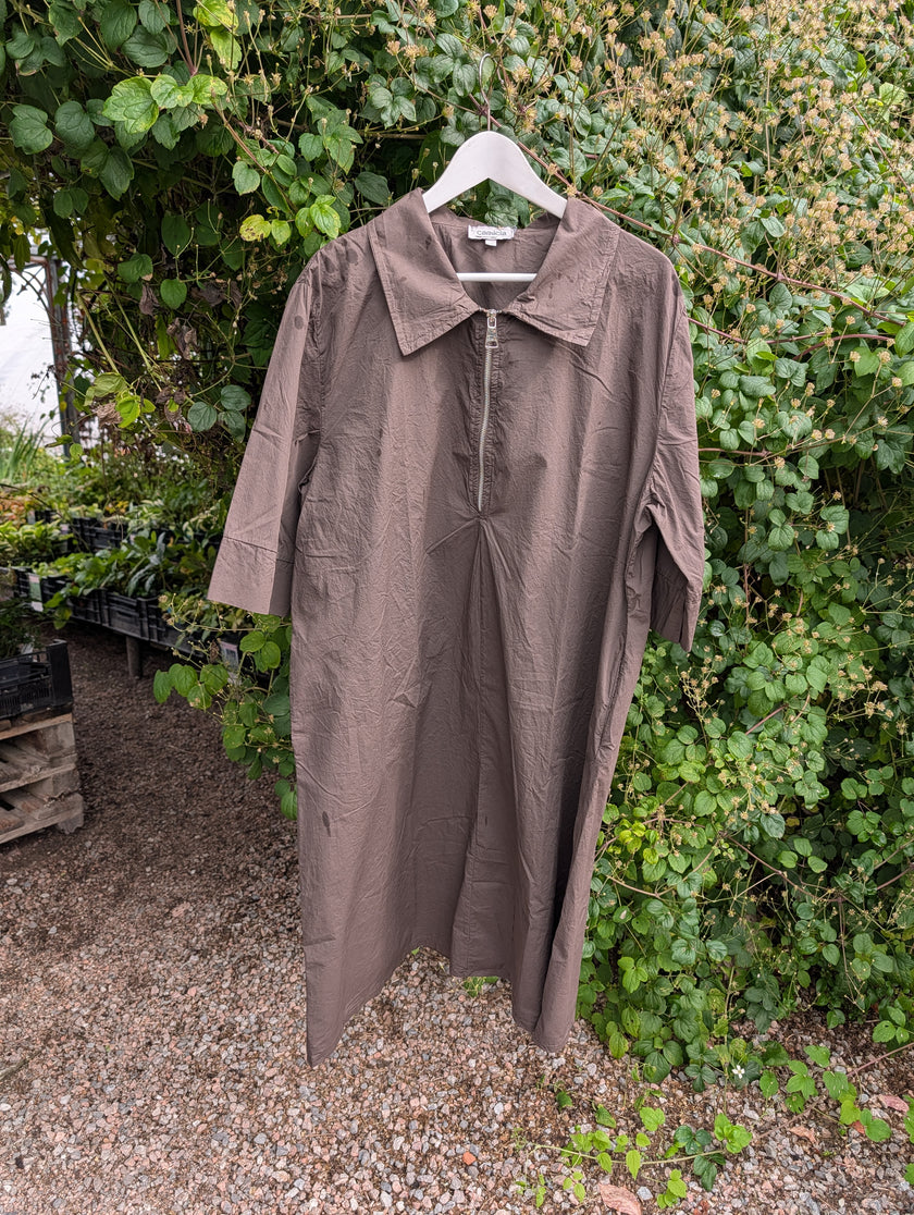 Klänning med dragkedja, Camicia