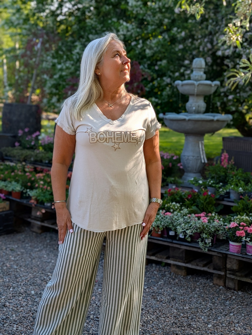 Topp, T-shirt, med text; Boheme
