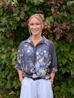 Blommig blus i ledig skjortmodell, Soulful Fashion