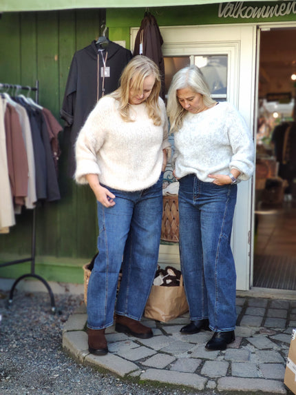 Jeans med vida ben, Marta