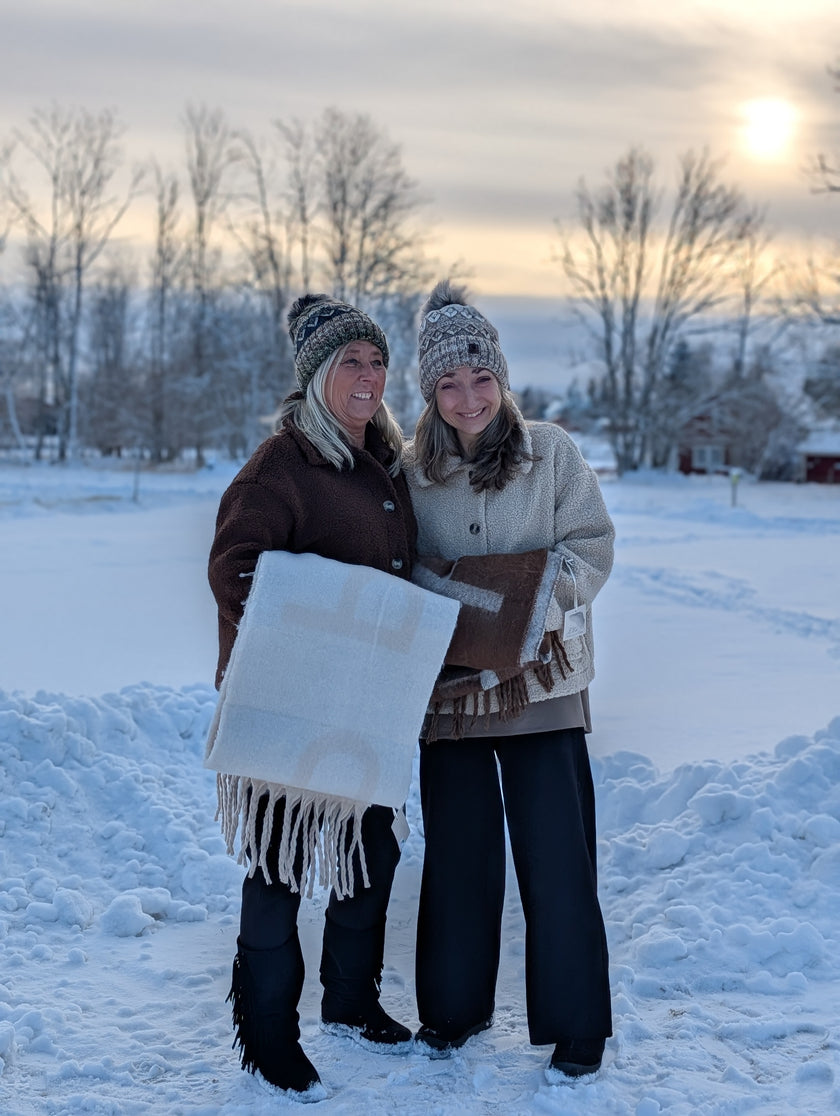 Mössa med toffs, L8