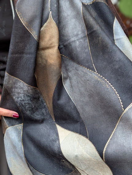 Halsduk mönster med guld-skimmer