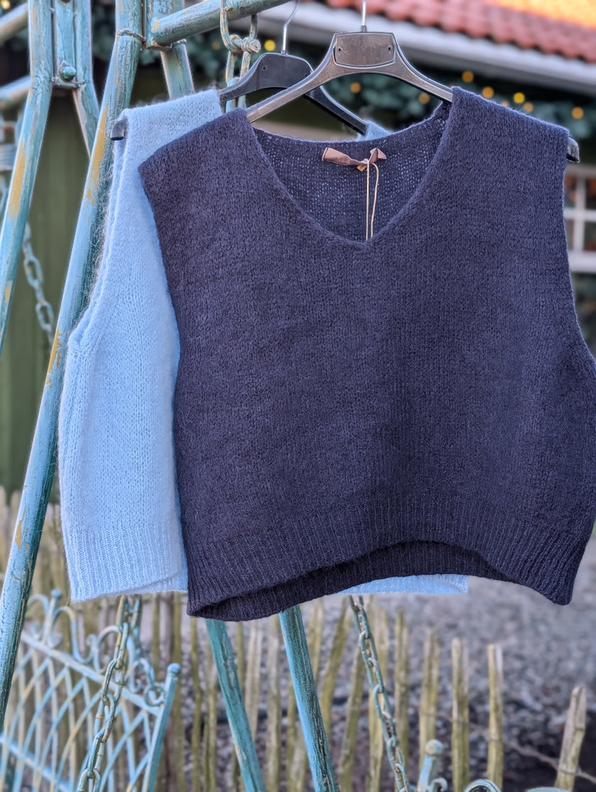 Väst, stickad, V-ringad, Marta