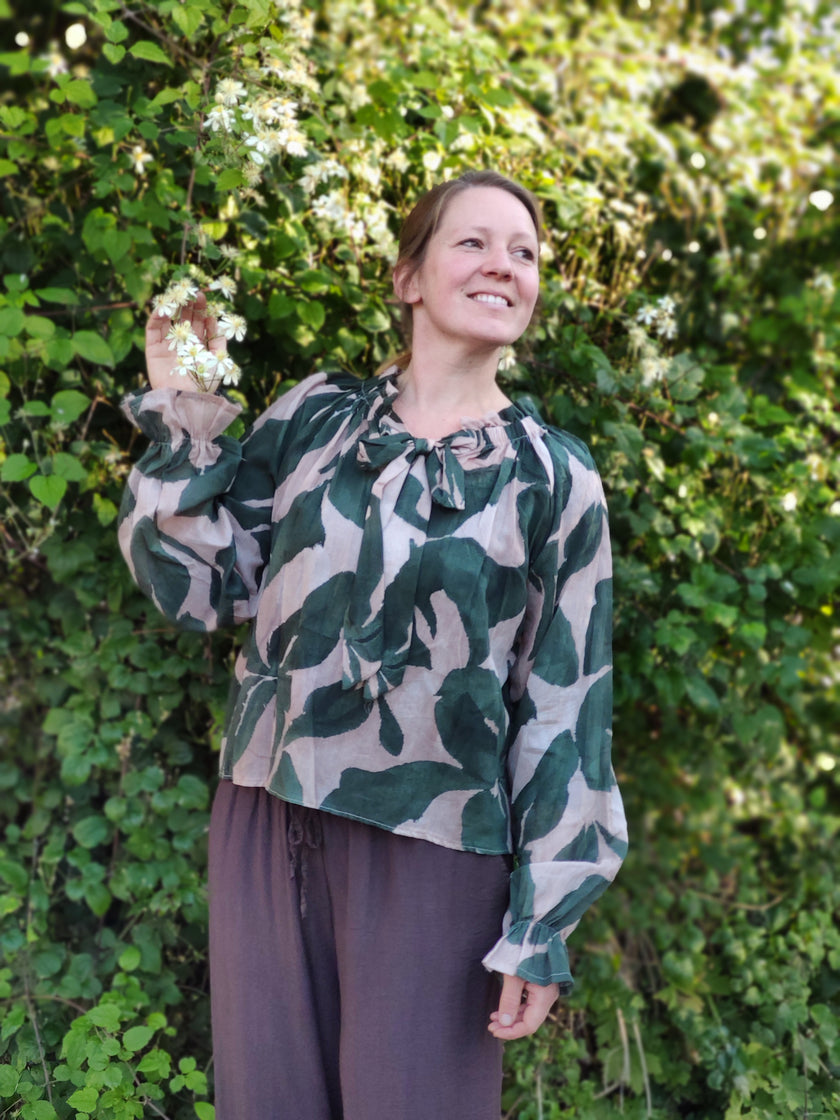 Blus, gröna blad, knyte, Minou