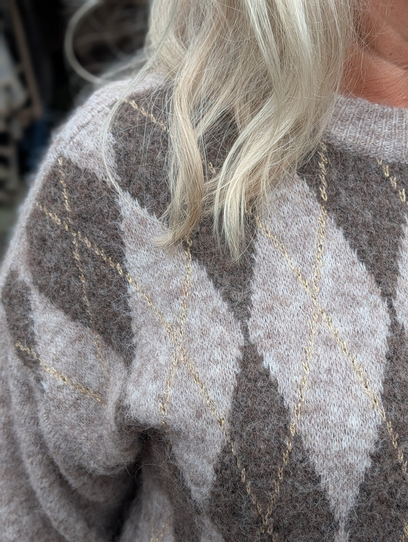 Stickad tröja med Harlekinmönster, Marta