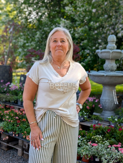 Topp, T-shirt, med text; Boheme