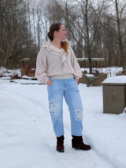 Jeans med blommor, Qnuz