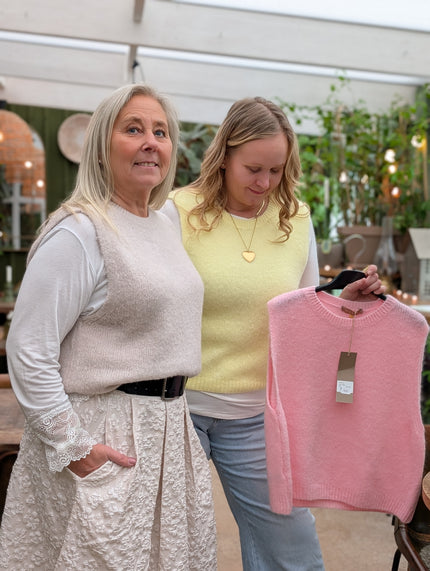 Väst stickad, rund halsringning, Marta