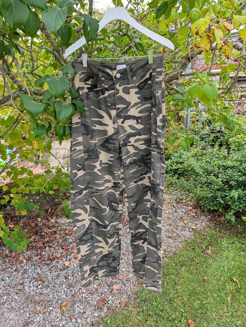 Camouflagebyxa i lätt barrelmodell, Qnuz
