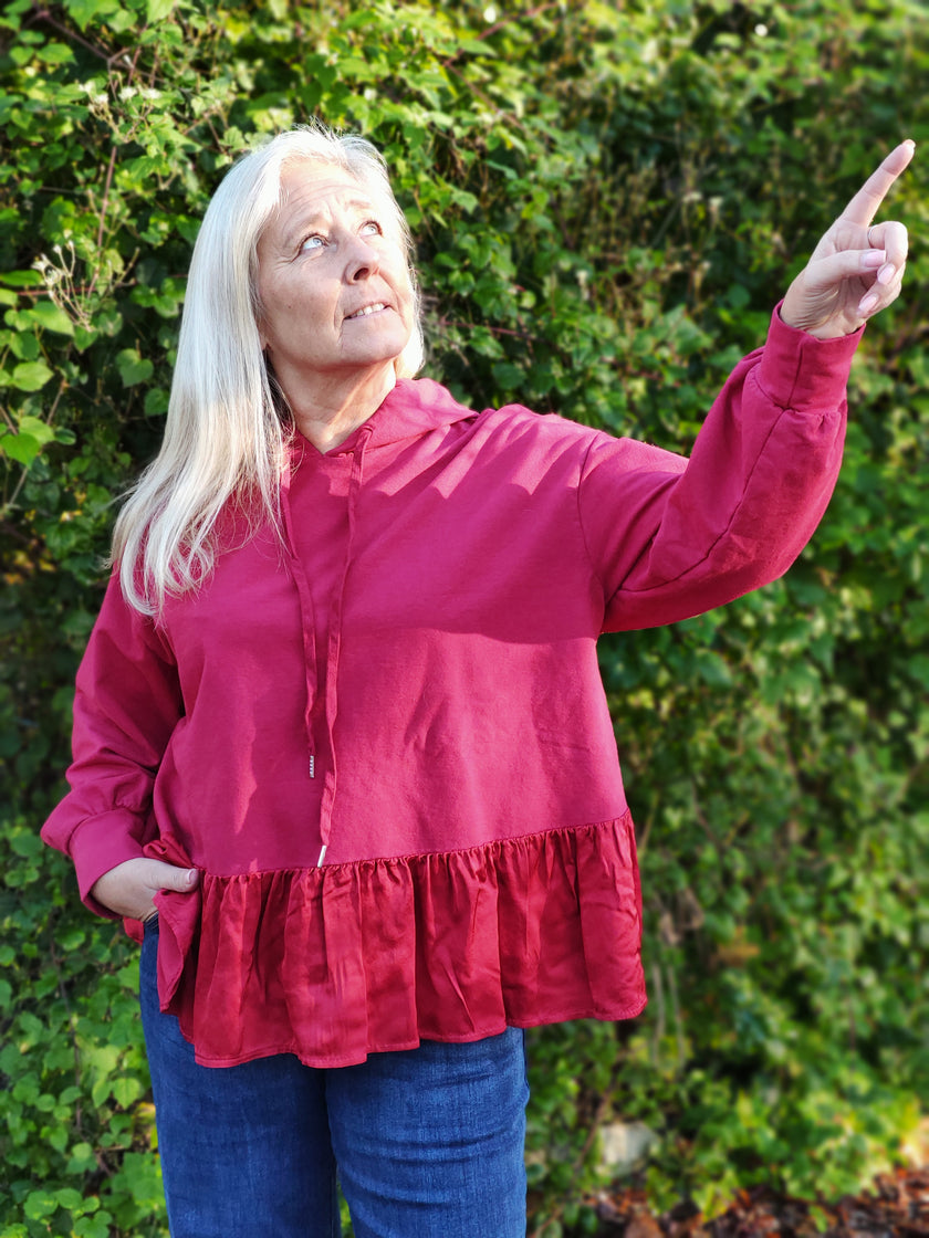 Tröja med luva, Camicia