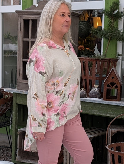 Skjorta i linne, storblommig 'Lela', knappar bak, Reunion